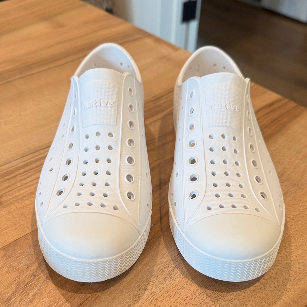 Native Kids Water Shoes - Classic White
